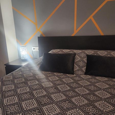 Estudio Con Terraza Badalona Hotel Luaran gambar