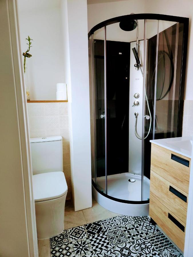 Estudio Con Terraza Badalona Hotel Luaran gambar