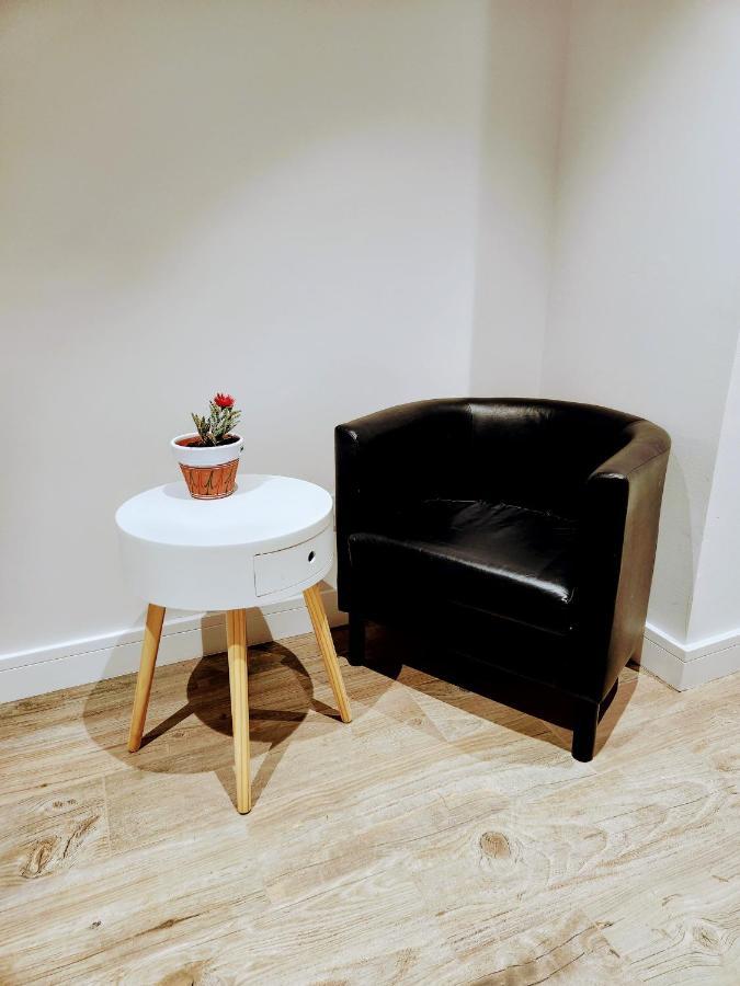 Estudio Con Terraza Badalona Hotel Luaran gambar