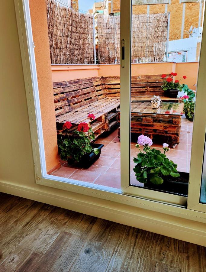 Estudio Con Terraza Badalona Hotel Luaran gambar