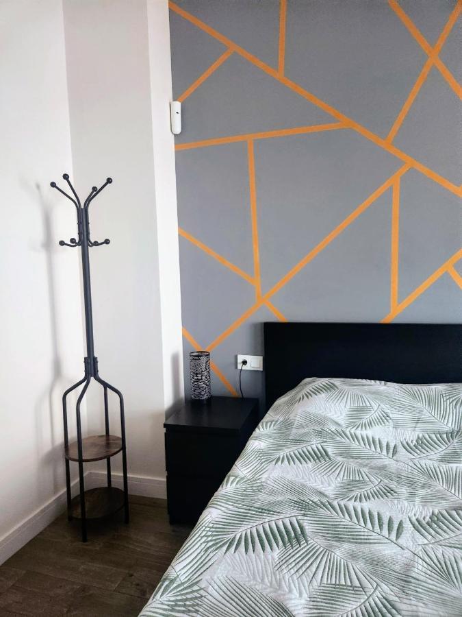 Estudio Con Terraza Badalona Hotel Luaran gambar