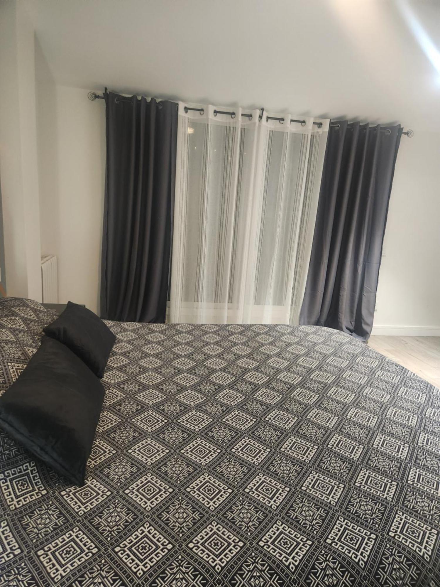 Estudio Con Terraza Badalona Hotel Luaran gambar